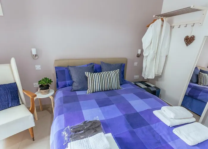 Ghand In-nanna Mellieħa