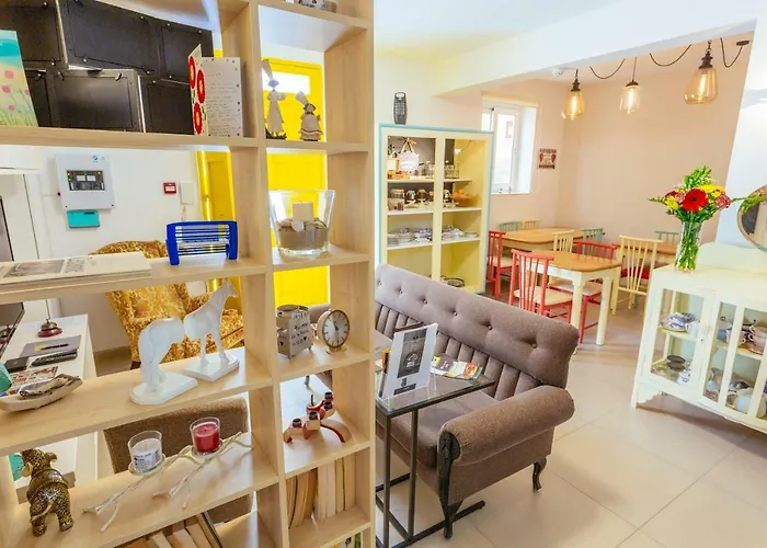 Ghand In-nanna Bed & Breakfast *